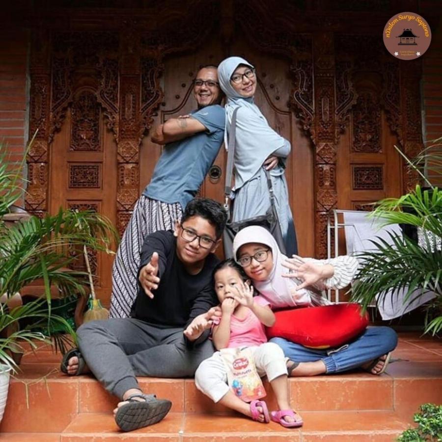 Ndalem Suryo Saptono Guest House Tugu Exterior photo