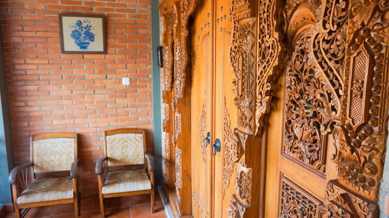 Ndalem Suryo Saptono Guest House Tugu Exterior photo