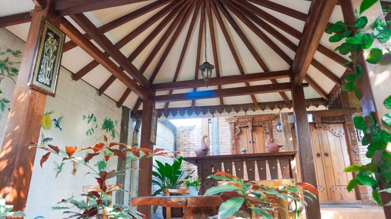 Ndalem Suryo Saptono Guest House Tugu Exterior photo