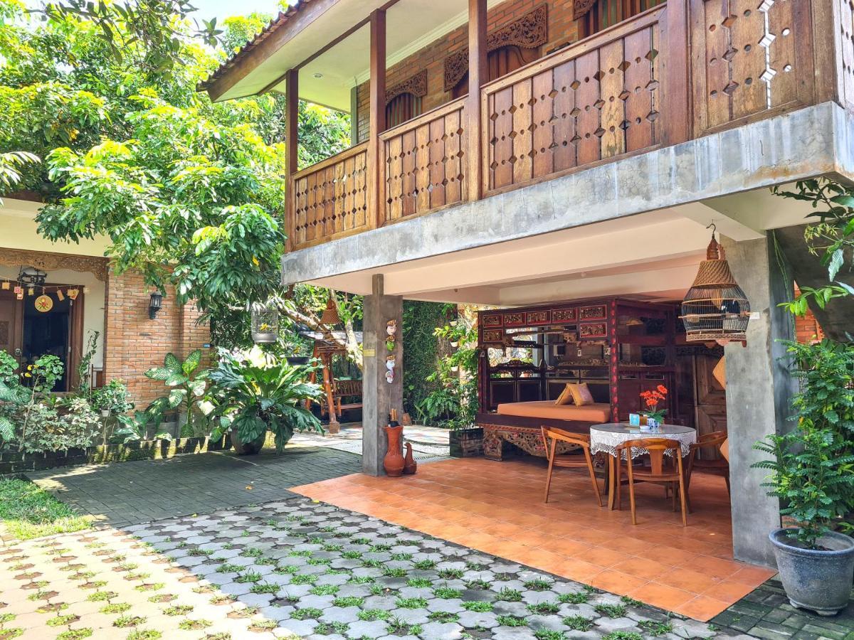 Ndalem Suryo Saptono Guest House Tugu Exterior photo