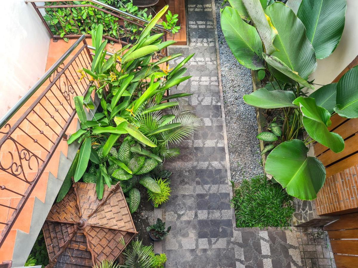 Ndalem Suryo Saptono Guest House Tugu Exterior photo