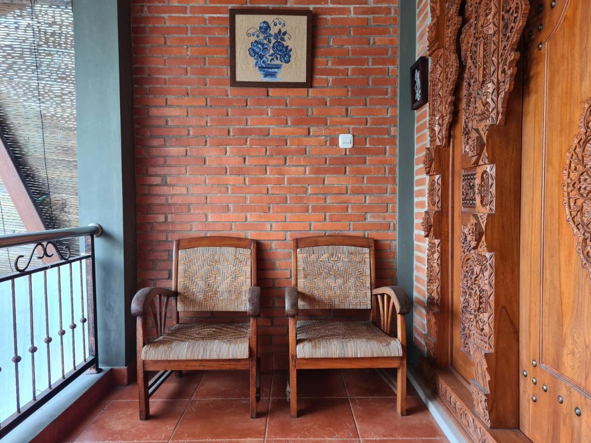 Ndalem Suryo Saptono Guest House Tugu Exterior photo