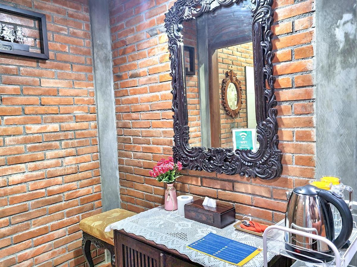 Ndalem Suryo Saptono Guest House Tugu Exterior photo