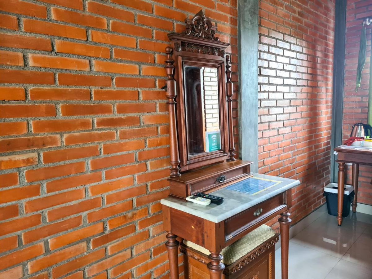 Ndalem Suryo Saptono Guest House Tugu Exterior photo
