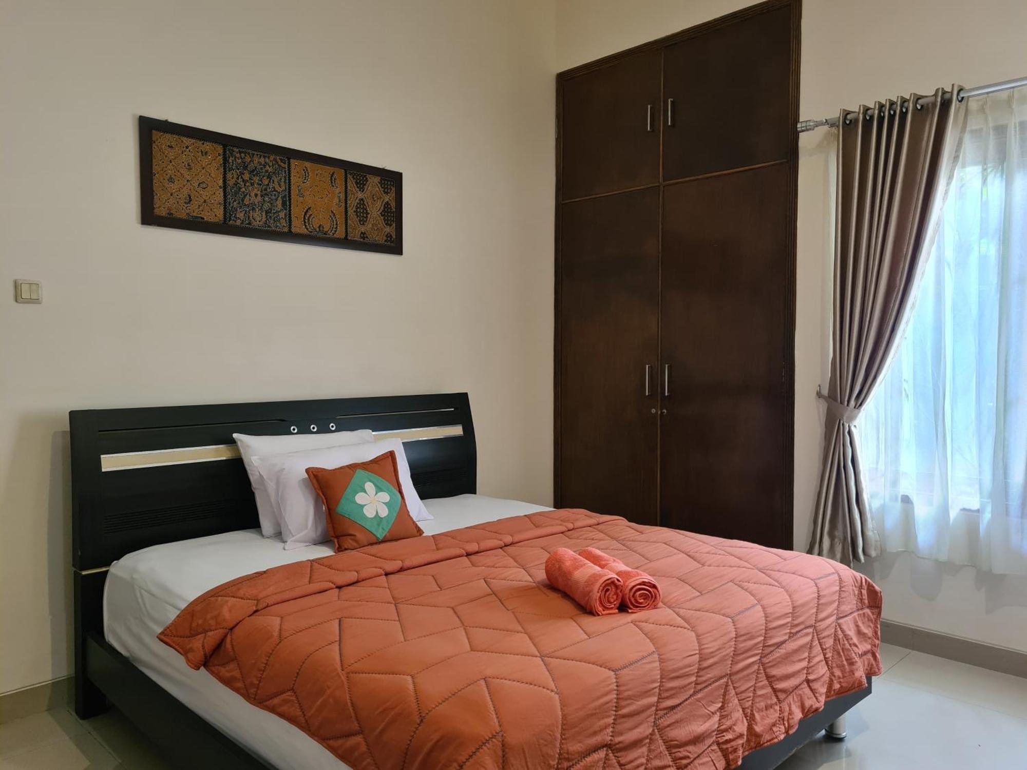 Ndalem Suryo Saptono Guest House Tugu Exterior photo