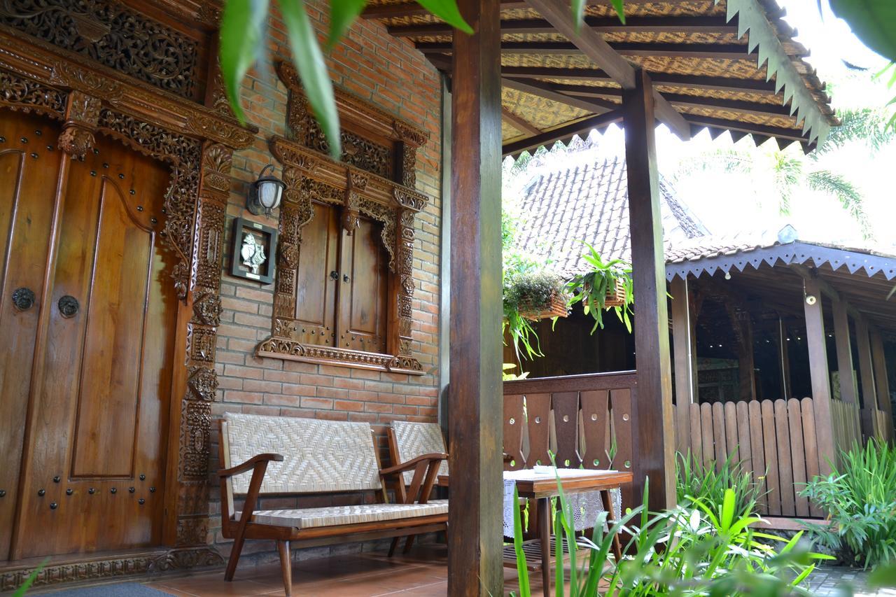 Ndalem Suryo Saptono Guest House Tugu Exterior photo